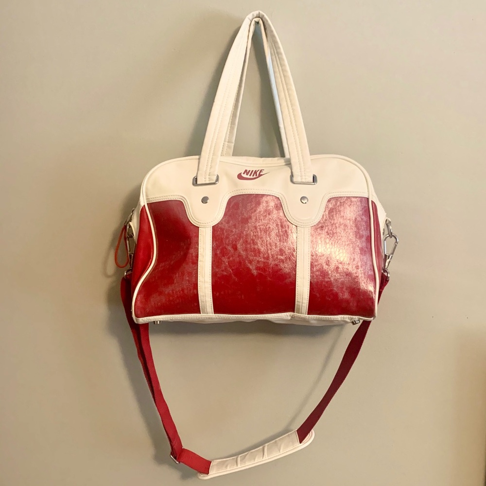 Nike Sportswear Messenger Crossbody Bag, Red